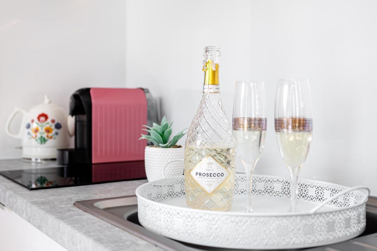 Apartament "Anna" - Kwartal Rozy Wiatrow, 15 Min Spacerem Od Plazy Świnoujście  Eksteriør billede